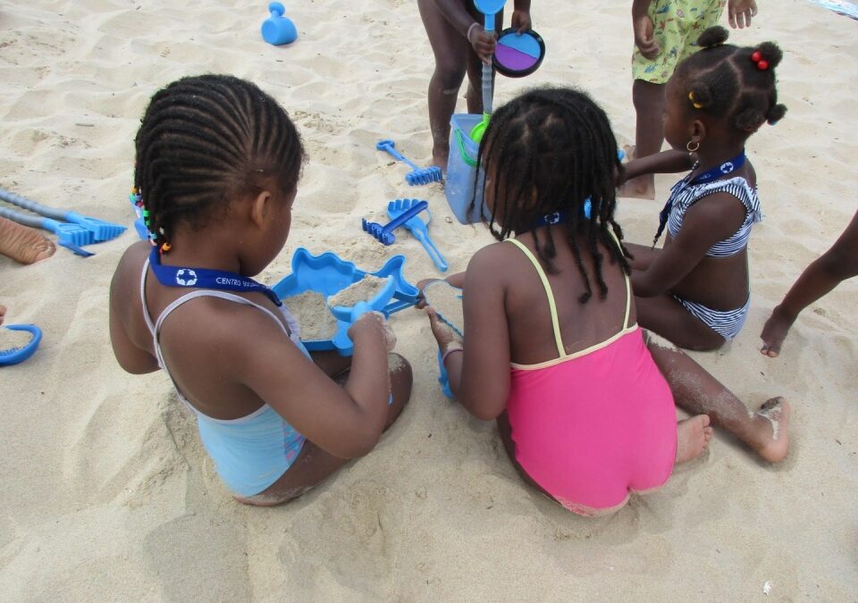 Missão: levar as crianças do Centro Social 6 de Maio à praia!