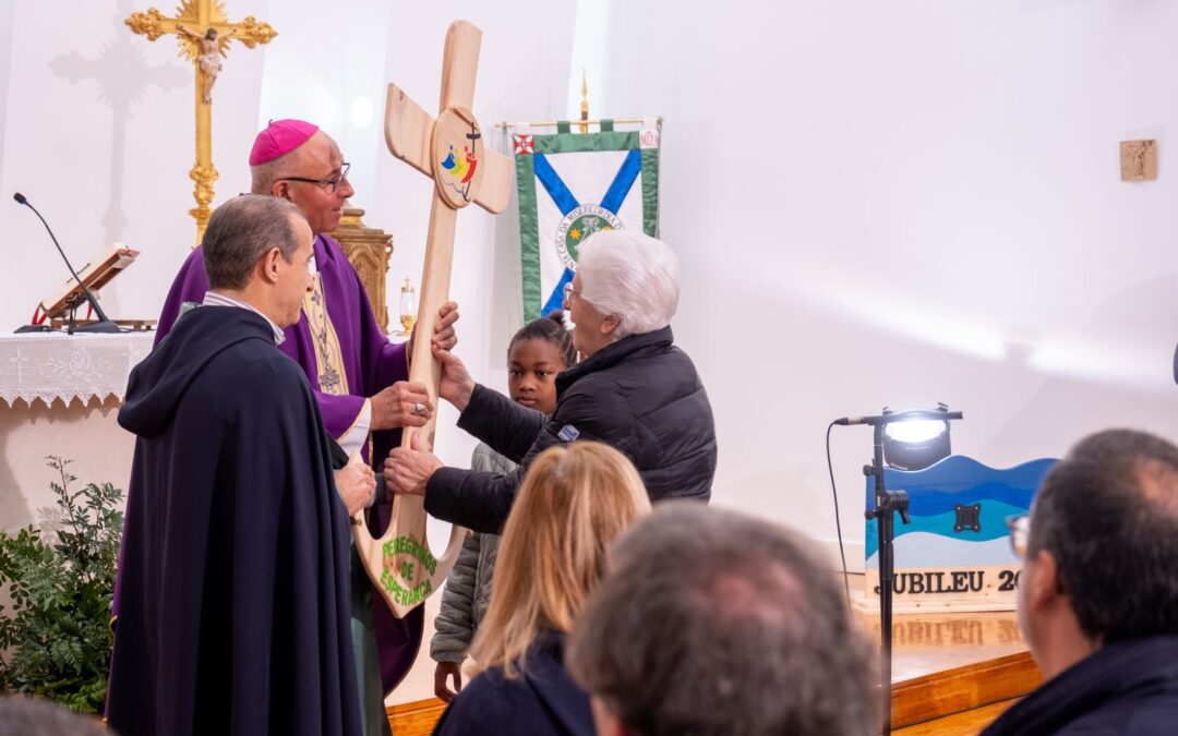 Lisboa: Patriarca presidiu à passagem da Cruz do Jubileu da Caridade da Misericórdia da Amadora para o Centro Social «6 de Maio»